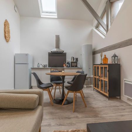 Atypique - 2 Chambres Avec Salles De Bains, Cuisine Equipee, Parking Gratuit Кастельсарразен Екстер'єр фото