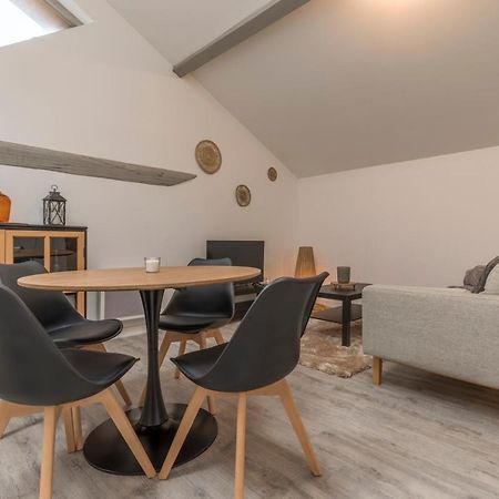 Atypique - 2 Chambres Avec Salles De Bains, Cuisine Equipee, Parking Gratuit Кастельсарразен Екстер'єр фото