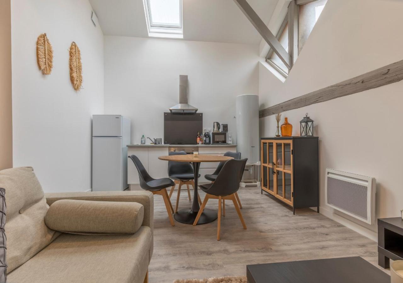 Atypique - 2 Chambres Avec Salles De Bains, Cuisine Equipee, Parking Gratuit Кастельсарразен Екстер'єр фото